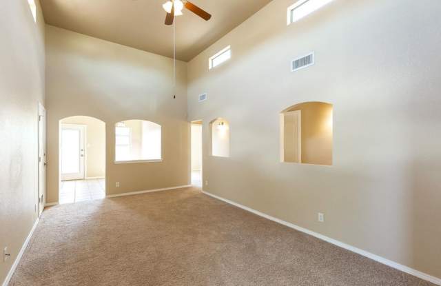 East El Paso 3 bed Refrig A/C next to Park! Gallery 4