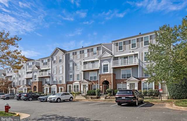 21799 BALDWIN SQ #303 Gallery 1