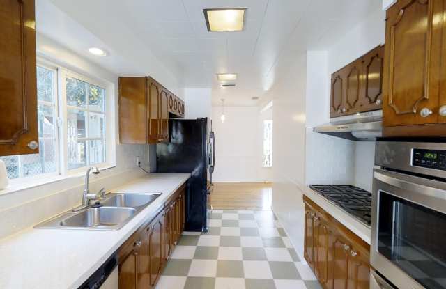 Prime West LA | Unique Single-Level 3BR/3BA Gated Home with Private Yard & 2-Car Garage photos photos