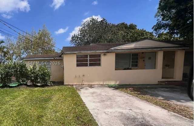 1329 SW 75th Ave photos photos