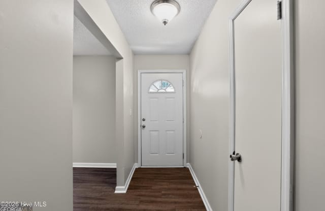 3016 Mistletoe Avenue Gallery 2