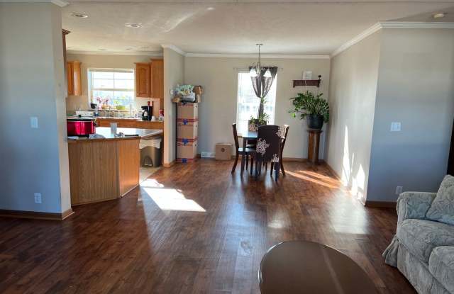 Attractive, recently remodeled, 3 BR home in south Bloomington photos photos