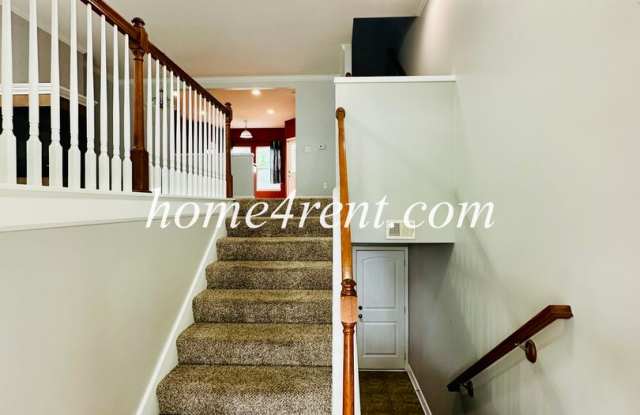 Beautiful 2-Story Townhome with Private Deck, Finished Basement and 2 car garage! Gallery 4