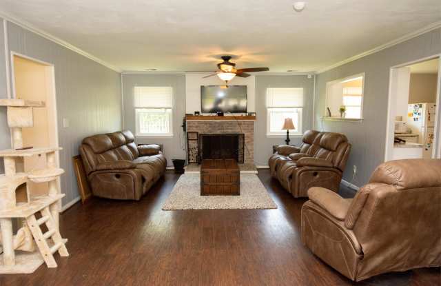 5085 Andover Road Gallery 3