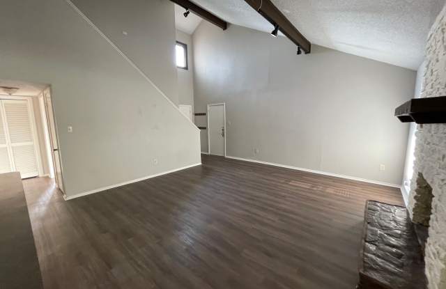 412 Blue Valley Drive Gallery 3