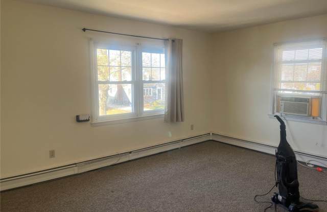 197 Cushing Avenue Gallery 3