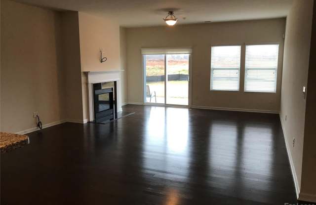 176 Glastonbury Drive Gallery 4