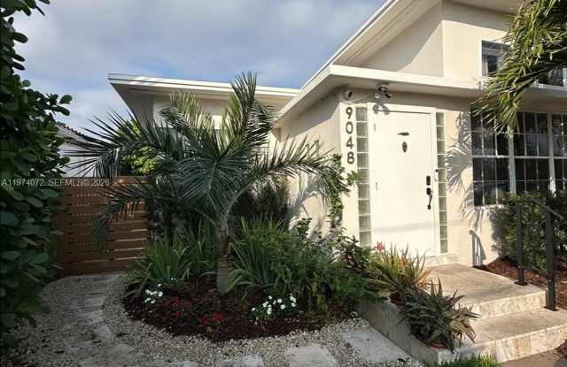 9048 Carlyle Ave photos photos