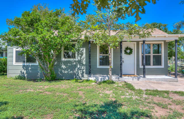 512 East 18th Street photos photos