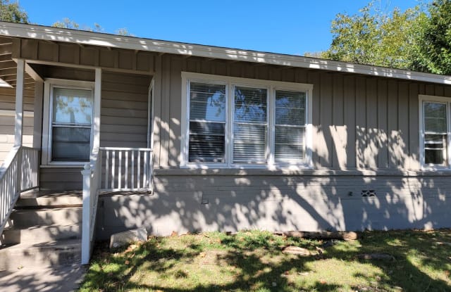 1405 W. 1st St. - 1405 West 1st Street, Lampasas, TX 76550