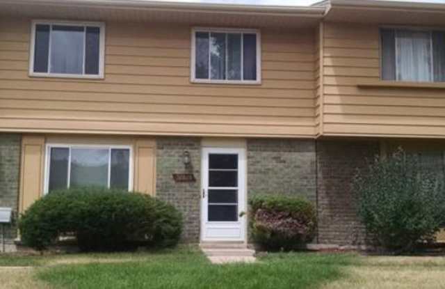 Nice 3 bedroom townhome in Aurora photos photos