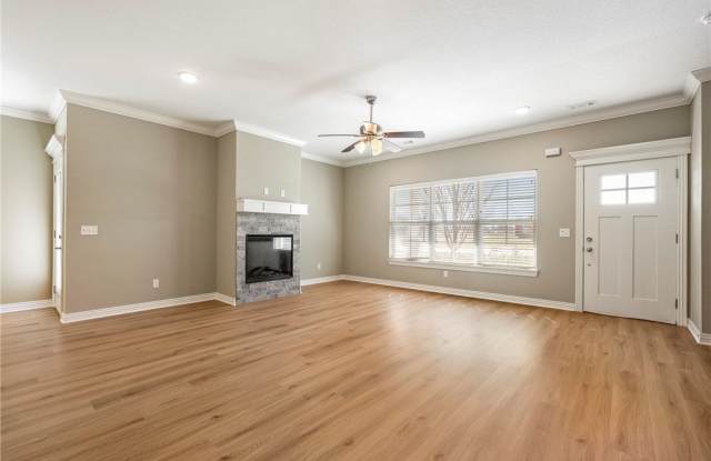 121 Carrington Avenue Gallery 4