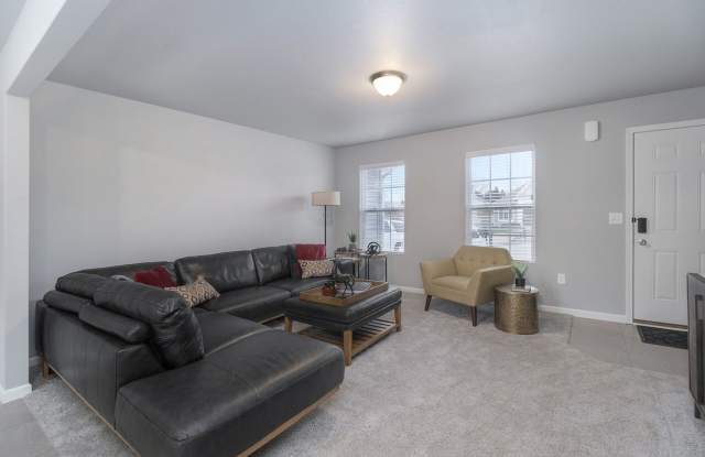 1 Month FREE Rent! Applied to Your First Full Month. Terms & Conditions Apply. Gallery 4