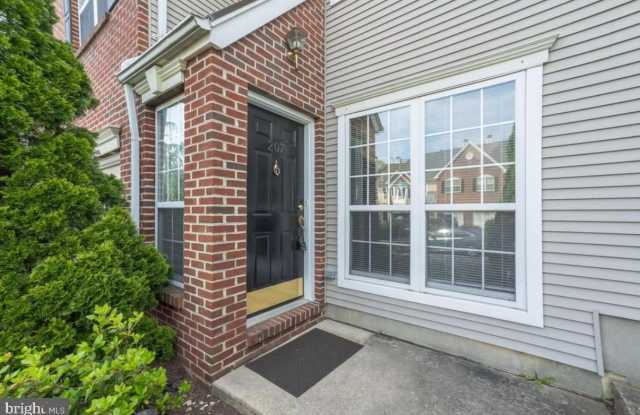 207 VALLEY FORGE LOOKOUT Place Gallery 3