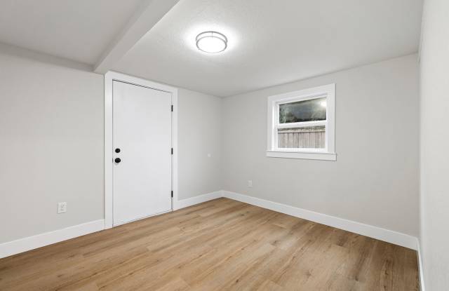 920 West 20th Avenue Gallery 4