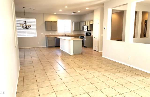 3670 E JANELLE Way Gallery 2