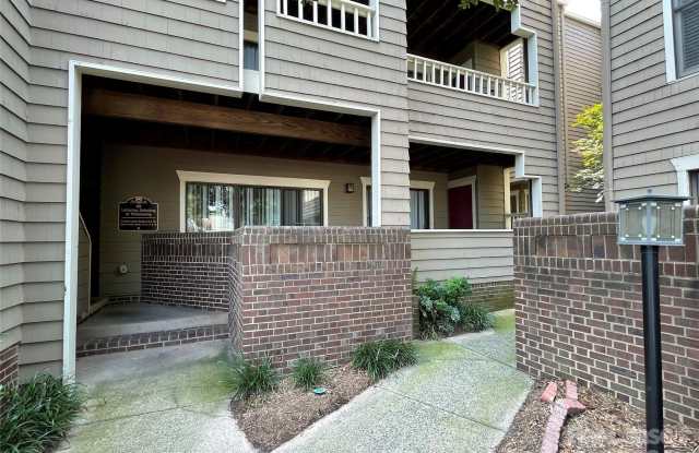 212 W 10th Street - 212 West 10th Street, Charlotte, NC 28202