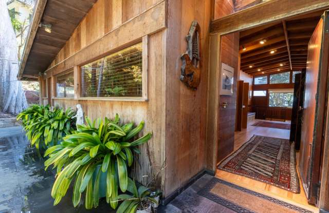 Bonnie's Point | Home Next to Point Lobos State Natural Reserve Gallery 4