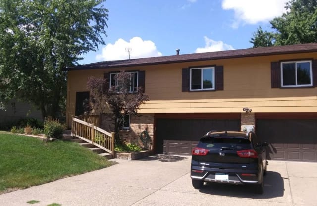14745 Chili Ave W - 14745 Chili Avenue West, Rosemount, MN 55068