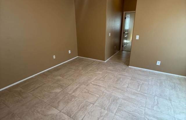 1318 S SABINO Drive Gallery 3