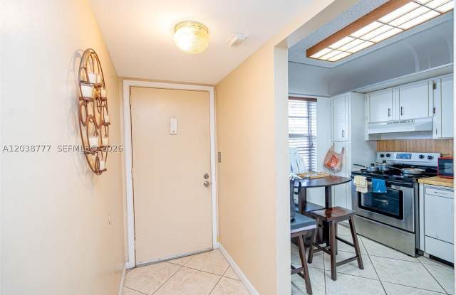 3531 Inverrary Dr Gallery 4