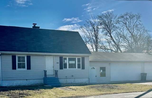 Beautiful 4 Bedroom, 2 Bathroom Home! photos photos