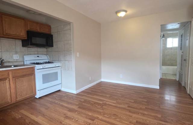 616 N 46th Street Apartments Gallery 1