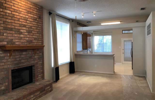 2118 Stoneridge Drive Gallery 4