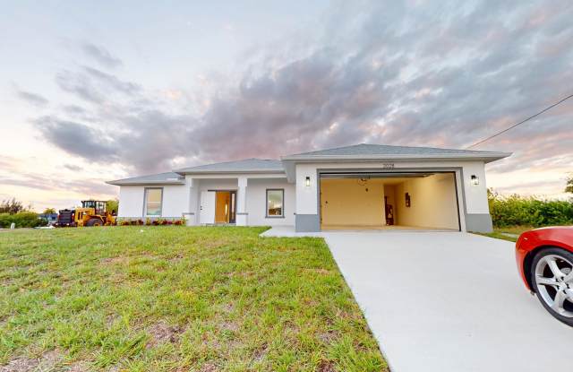 2028 Northeast 6th Avenue - 2028 Northeast 6th Avenue, Cape Coral, FL 33909