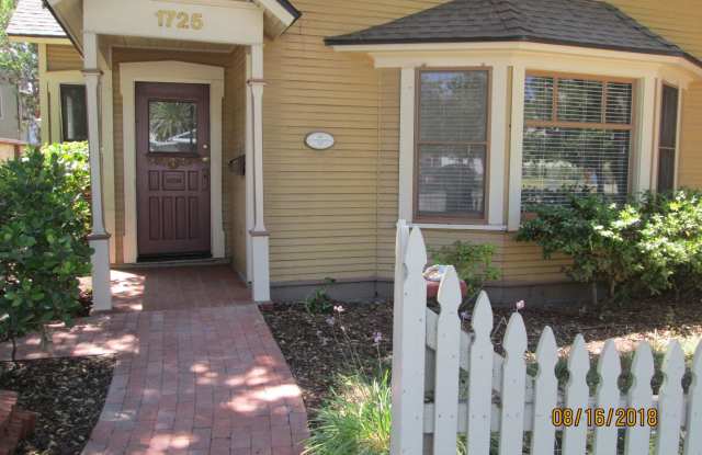 Charming 2 Bedroom, 1 Bathroom with loft near Downtown. photos photos