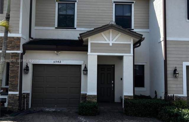 5942 Mustang Mnr photos photos