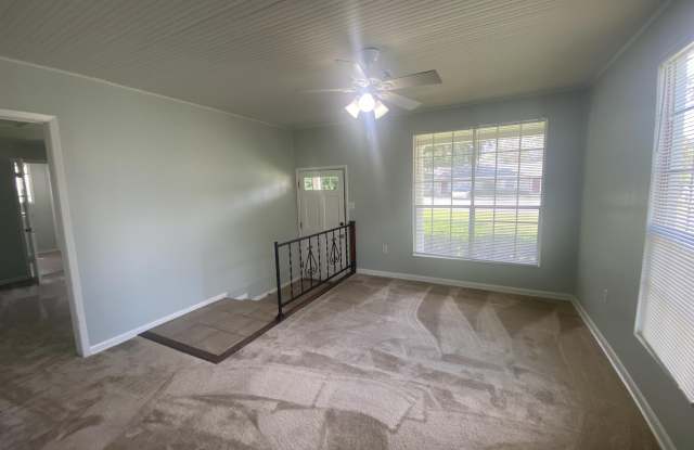 1535 Coombs Drive Gallery 4