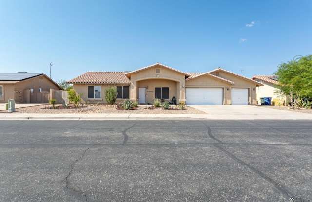 6088 E 40 LN Gallery 2