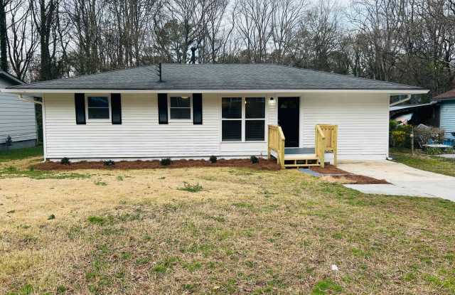 Completely renovated 4 bedroom, 2 bathroom home in Atlanta! Rare find! Must see! photos photos