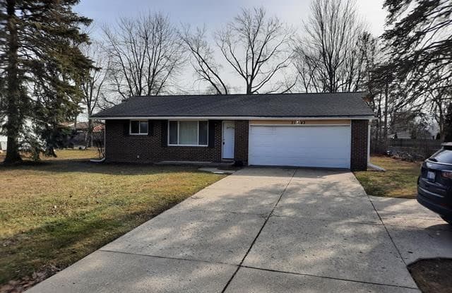 31943 W 13 MILE Road - 31943 West 13 Mile Road, Farmington Hills, MI 48334