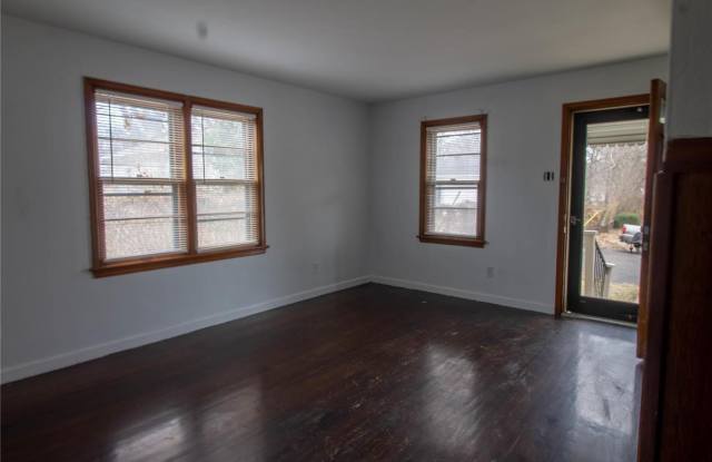 3543 Dix Avenue Gallery 3
