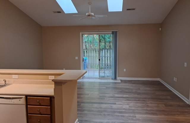 5238 Christian Dr Gallery 2