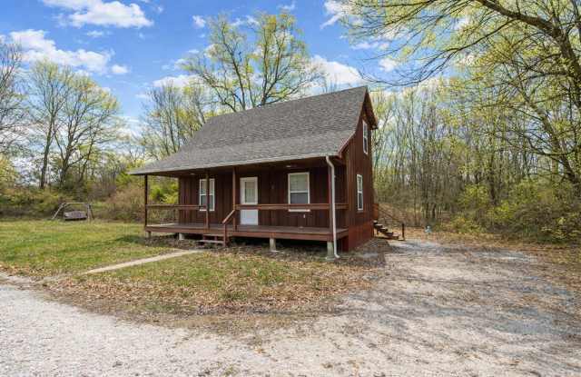 Cozy 2-Bedroom Home photos photos