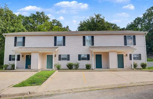 Cozy 2-Bedroom, 1-Bathroom Townhouse with Washer/Dryer in a Quiet, Relaxing Setting photos photos