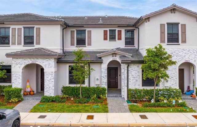 14807 SW 183rd Ter photos photos