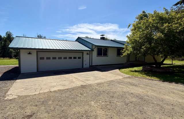 Newly Renovated Riverfront 3BR House - Available 8/1/2026 photos photos