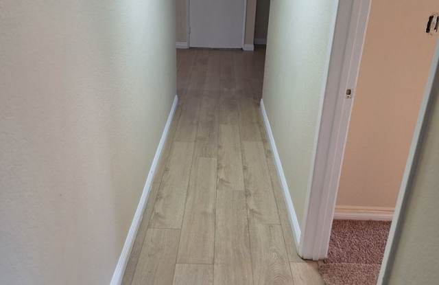 Redlands 2 bedroom 2 bath downstairs unit with large patio Gallery 4
