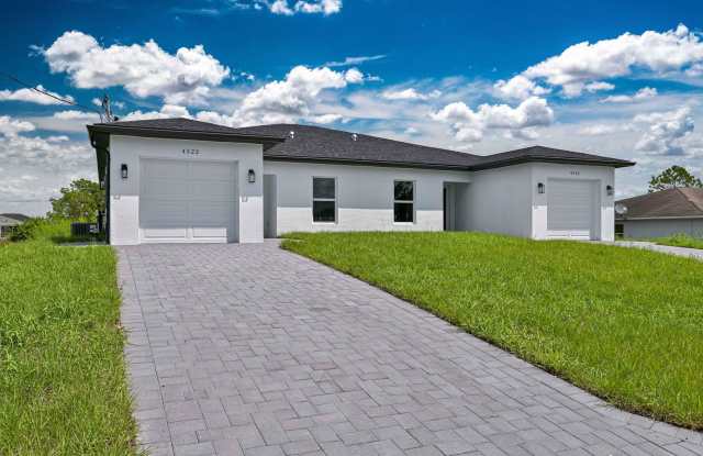 NOW AVAILABLE - NEW CONSTRUCTION Duplex in Lehigh Acres Gallery 1