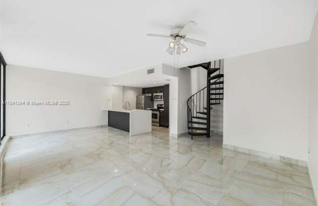 3192 Bird Ave TH 16 MIAMI, FL 33133 photos photos