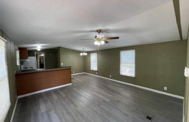 122 Sonnyland Drive photos photos
