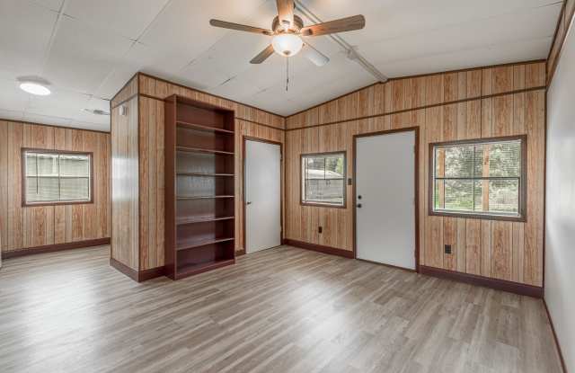 136 Johnnie Street - 136 Johnnie Street, Trinity, TX 75862