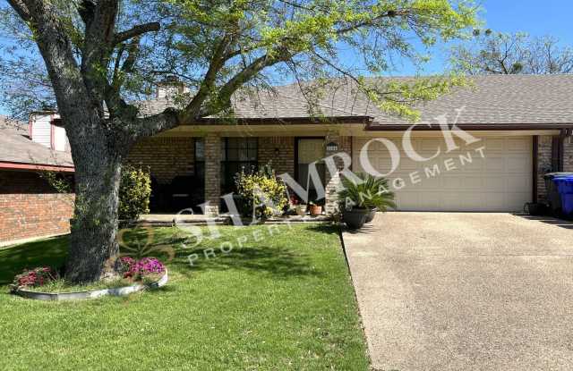 2/2 Duplex in Midway ISD photos photos