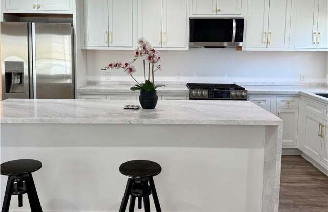 5655 Topeka Drive Gallery 4