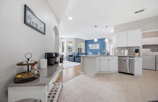 301 TERRACE RIDGE Circle Gallery 4