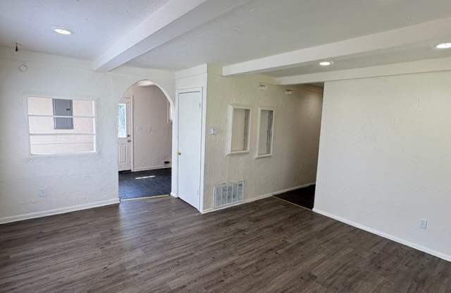3 Bedroom in North Linden w/Detached Garage photos photos